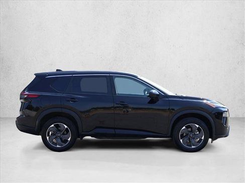 Used 2024 Nissan Rogue SV FWD image 4