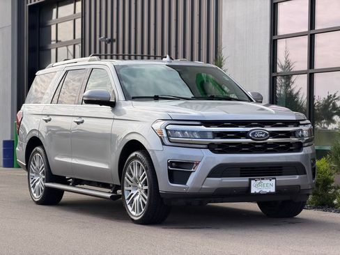Used 2024 Ford Expedition Limited AWD/4WD image 4