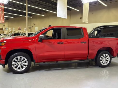Used 2020 Chevrolet Silverado 1500 Custom w/ Custom Value Package image 5