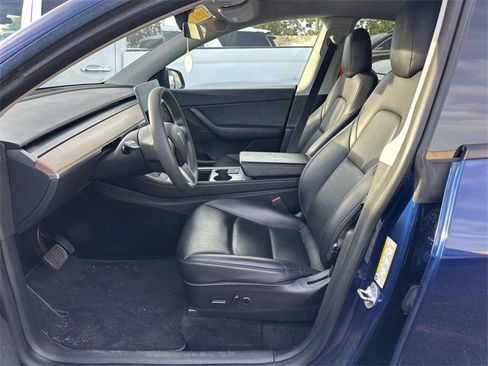 Used 2022 Tesla Model Y Long Range image 7