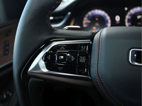 New 2025 Jeep Grand Cherokee Summit image 14