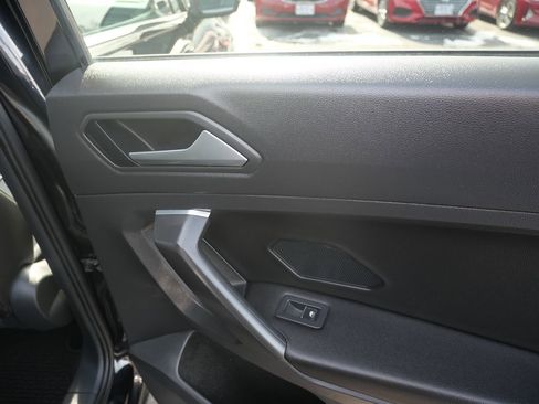 Used 2021 Volkswagen Tiguan SE w/ Panoramic Sunroof Package AWD/4WD image 28