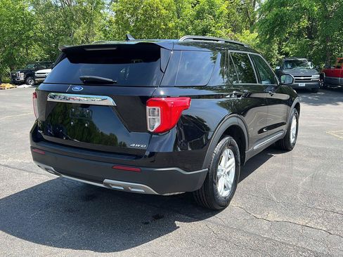 Used 2023 Ford Explorer XLT w/ Equipment Group 202A AWD/4WD image 22