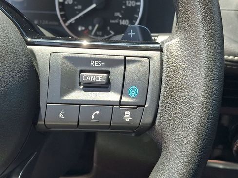 Used 2023 Nissan Rogue SV AWD/4WD image 19