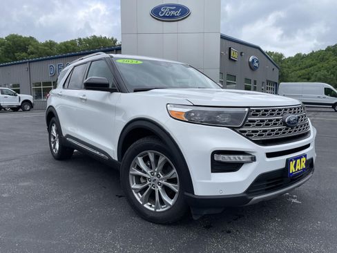 Used 2024 Ford Explorer Limited AWD/4WD image 3