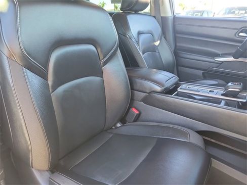 Used 2022 Nissan Pathfinder SL w/ SL Black Package image 24