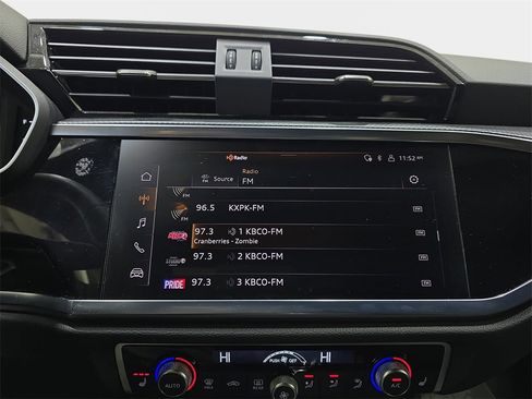 Used 2025 Audi Q3 2.0T Premium Plus w/ Premium Plus Package image 23