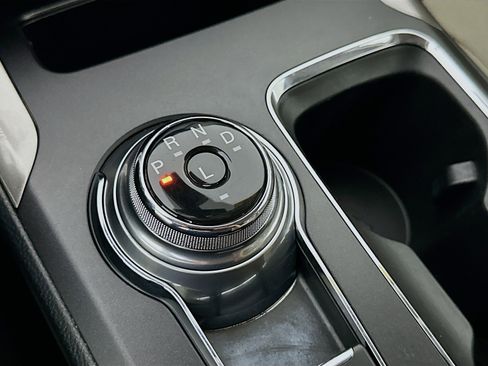 Used 2019 Ford Fusion SE image 24