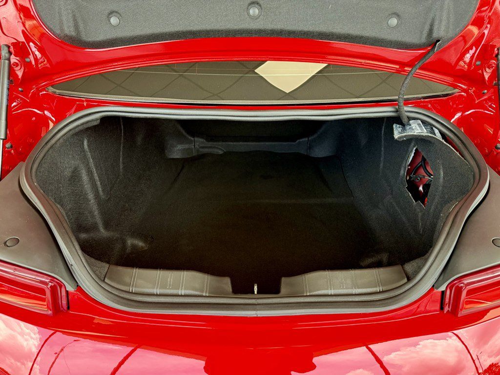 Used 2016 Chevrolet Camaro SS RWD image 9