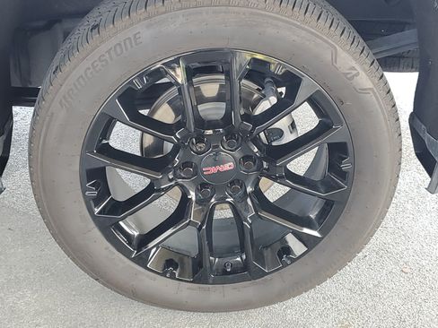 Used 2023 GMC Sierra 1500 SLT w/ SLT Premium Plus Package AWD/4WD image 7