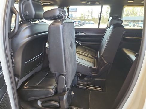 Used 2024 Jeep Wagoneer Series II w/ Flexible Seating Group image 24