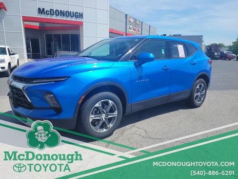 Used 2025 Chevrolet Blazer LT AWD/4WD image 1