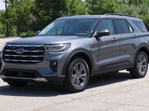 New 2026 Ford Explorer Active w/ Active Comfort Package AWD/4WD image 4