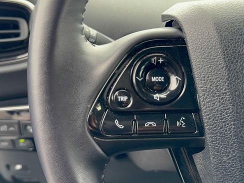 Certified 2022 Toyota Prius XLE AWD/4WD image 19