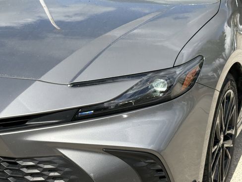 Used 2025 Toyota Camry SE image 10
