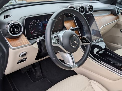 Used 2024 Mercedes-Benz GLC 300 image 14