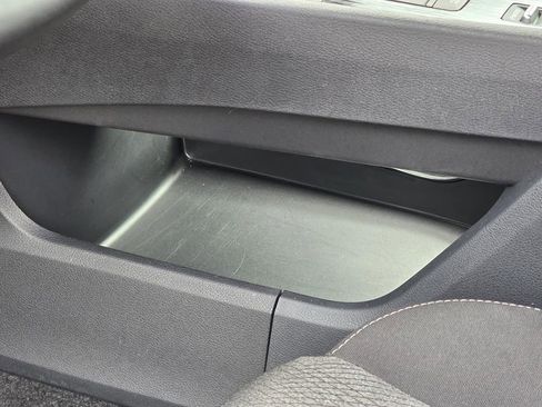 Used 2025 Nissan Rogue SV FWD image 24