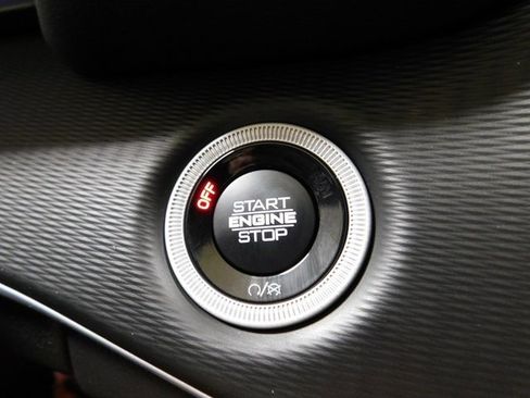 New 2025 Jeep Grand Cherokee Altitude image 24