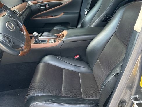 Used 2014 Lexus LS 460 L image 10