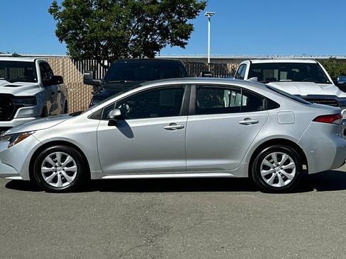 Used 2024 Toyota Corolla LE image 7