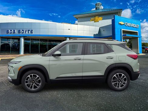 New 2026 Chevrolet TrailBlazer LT w/ Convenience Package FWD image 2