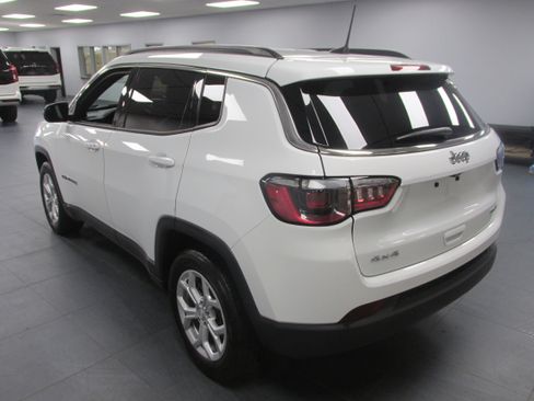 Used 2024 Jeep Compass Latitude image 7