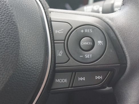 Used 2024 Toyota RAV4 XLE Premium FWD image 10