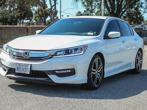 Used 2017 Honda Accord Sport image 3