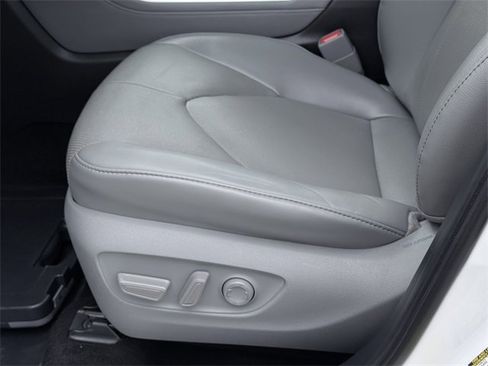 Certified 2022 Toyota Highlander Limited image 24