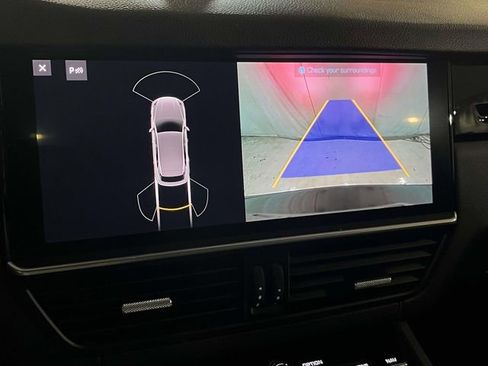 Certified 2021 Porsche Cayenne AWD/4WD image 6