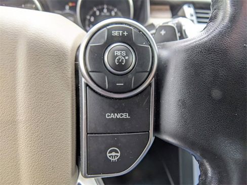 Used 2017 Land Rover Discovery HSE image 27