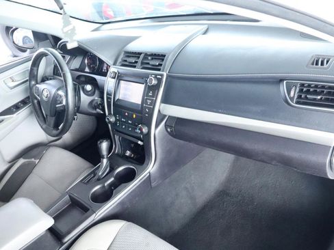 Used 2016 Toyota Camry SE FWD image 36