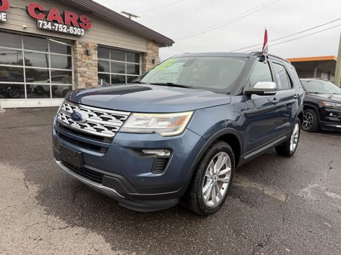 Used 2019 Ford Explorer XLT w/ Equipment Group 202A AWD/4WD image 2