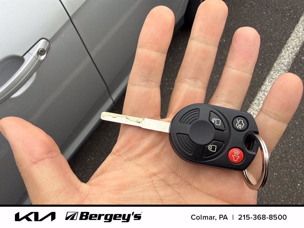Used 2012 Ford Focus SE FWD image 8