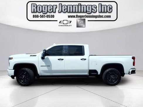 Used 2024 Chevrolet Silverado 2500 LTZ w/ LTZ Plus Package AWD/4WD image 2