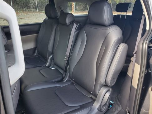 New 2026 Kia Carnival image 29