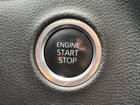 Used 2022 Toyota Tundra SR5 w/ SR5 Convenience Package image 12