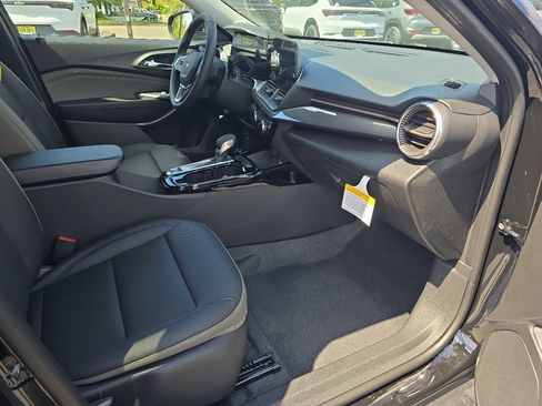 New 2026 Chevrolet Trax ACTIV FWD image 17
