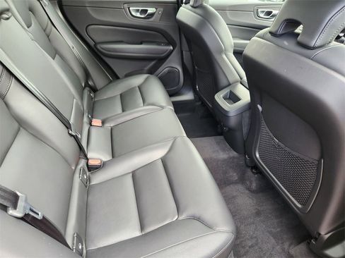 Used 2025 Volvo XC60 B5 Core image 20