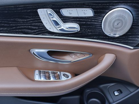 Used 2022 Mercedes-Benz E 450 4MATIC Sedan image 14