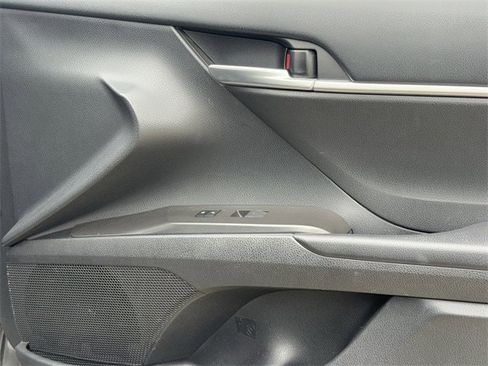 Used 2023 Toyota Camry SE image 26