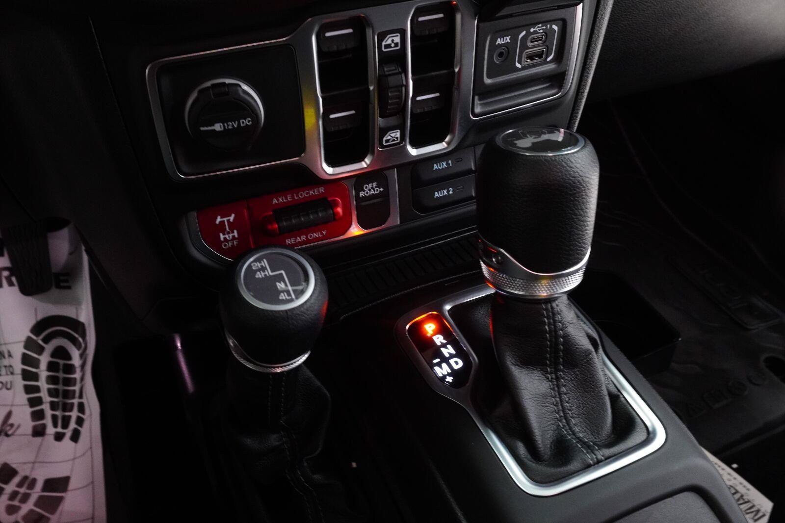 Used 2025 Jeep Wrangler Unlimited Sport AWD/4WD image 18