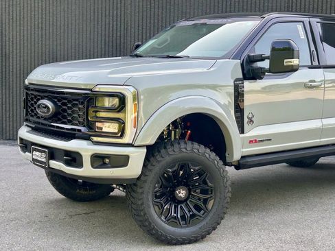 New 2026 Ford F250 Lariat w/ Black Appearance Package AWD/4WD image 2