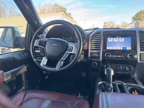 Used 2018 Ford F150 Platinum w/ Equipment Group 701A Luxury image 10