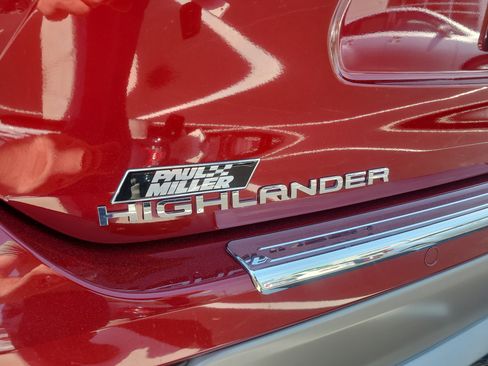 Certified 2026 Toyota Highlander Platinum AWD/4WD image 30
