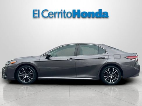 Used 2019 Toyota Camry SE FWD image 6