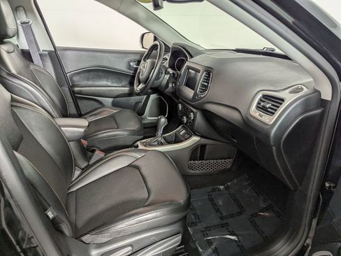 Certified 2020 Jeep Compass Latitude image 33