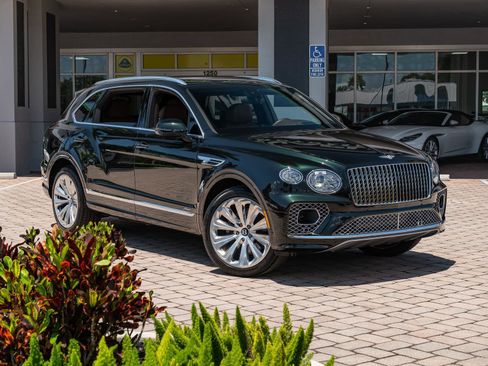 Used 2023 Bentley Bentayga Extended Wheelbase AWD/4WD image 3