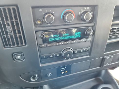 Used 2021 Chevrolet Express 2500 w/ Driver Convenience Package RWD image 18