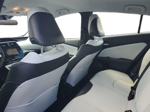 Used 2018 Toyota Prius Three Touring FWD image 26